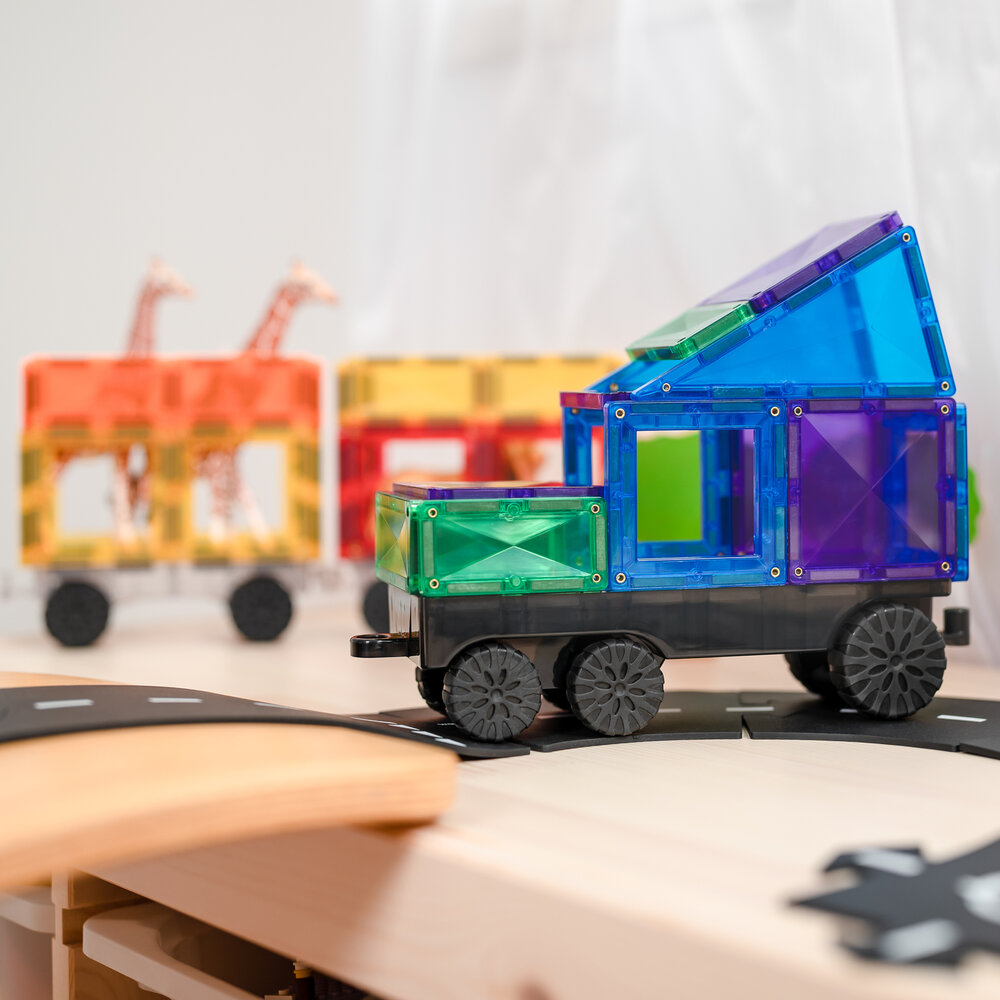 Educatief speelgoed Connetix Transport Pack op tafel