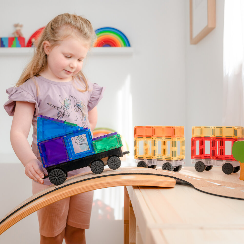Kind bouwt met Connetix Transport Pack 50-delig