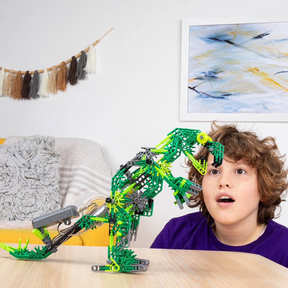 K&rsquo;Nex Dynamic Dinos &ndash; 225-delig kind bouwt kleurrijke dino-constructie