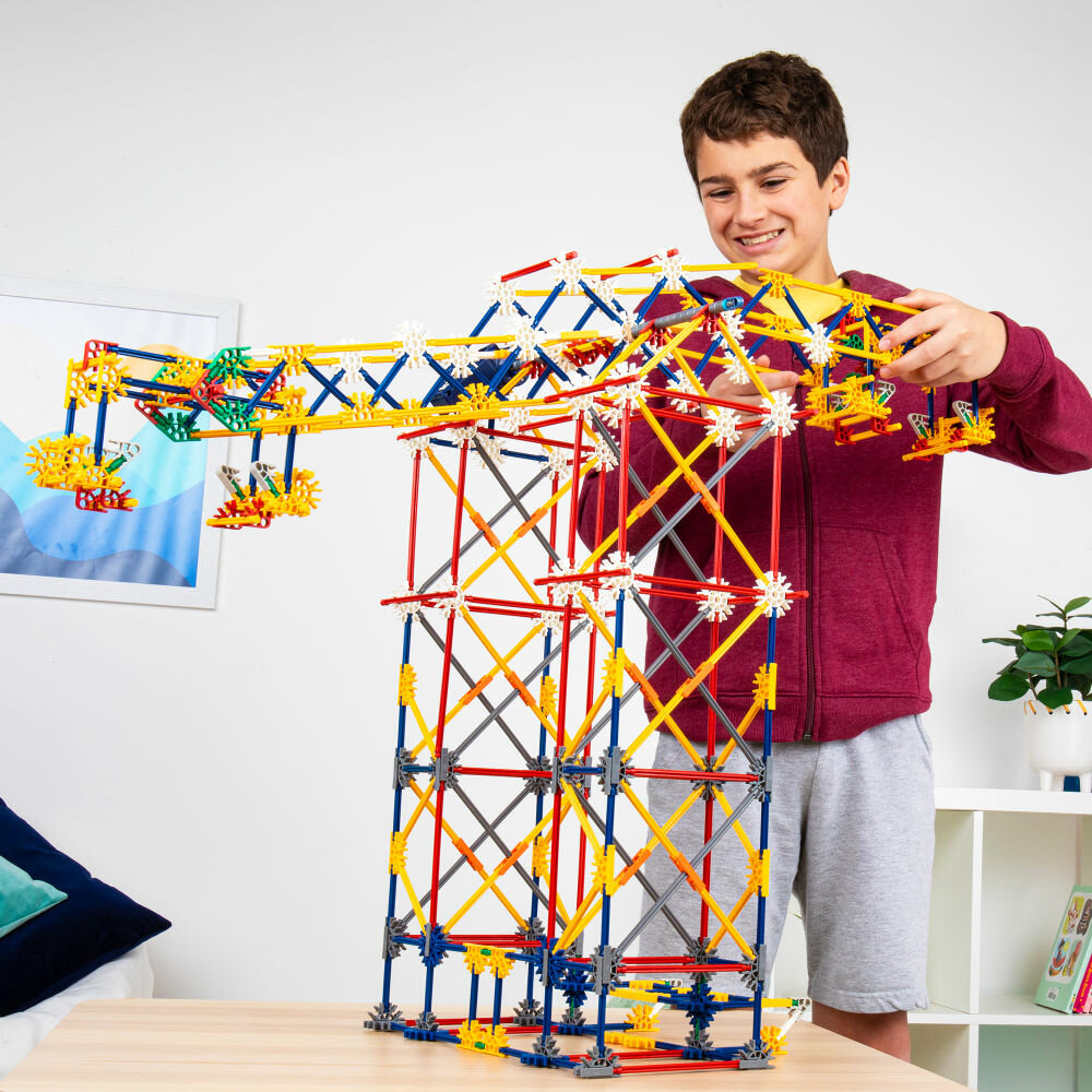 Speelsituatie met K&#039;Nex 3 In 1 Amusement Park &ndash; 744-delig thuis.