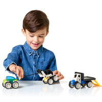 Kind bouwt brandweerauto met SmartMax Power Vehicles set