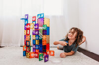 Educatief speelgoed Connetix Ball Run Pack op tafel