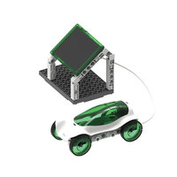 Detailfoto van zonnepaneel en motor in Renewable Energy Lab